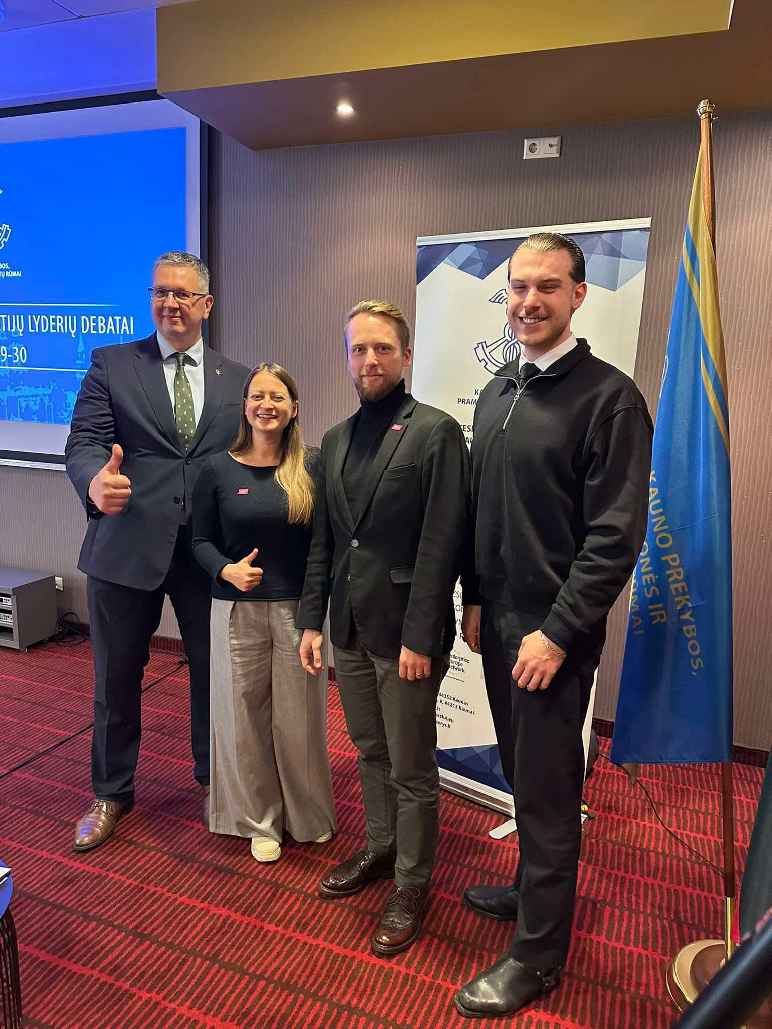 4 val. #debatai su šiek tiek dėmesio lyčių lygybės bei moterų teisių temai.